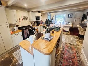 Kitchen- click for photo gallery